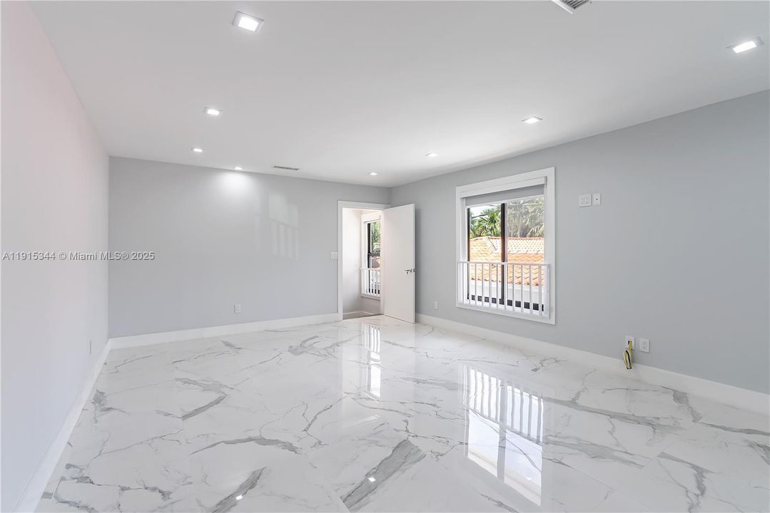 For Rent: $18,000 (4 beds, 4 baths, 3363 Square Feet)