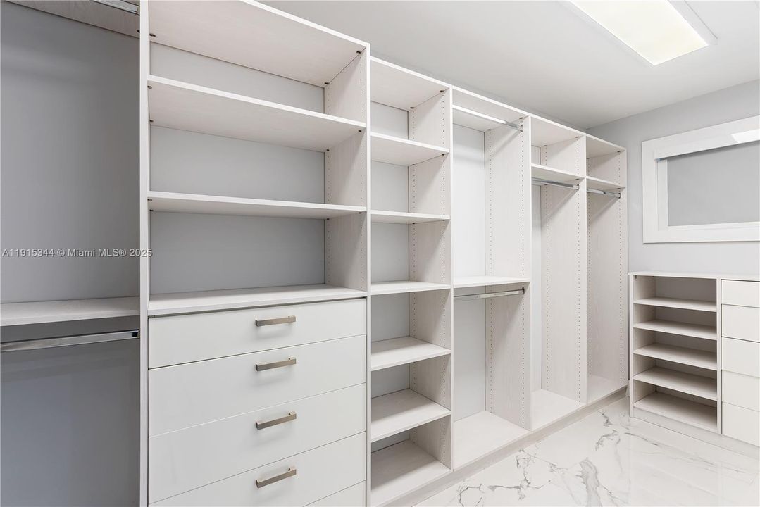 For Rent: $18,000 (4 beds, 4 baths, 3363 Square Feet)