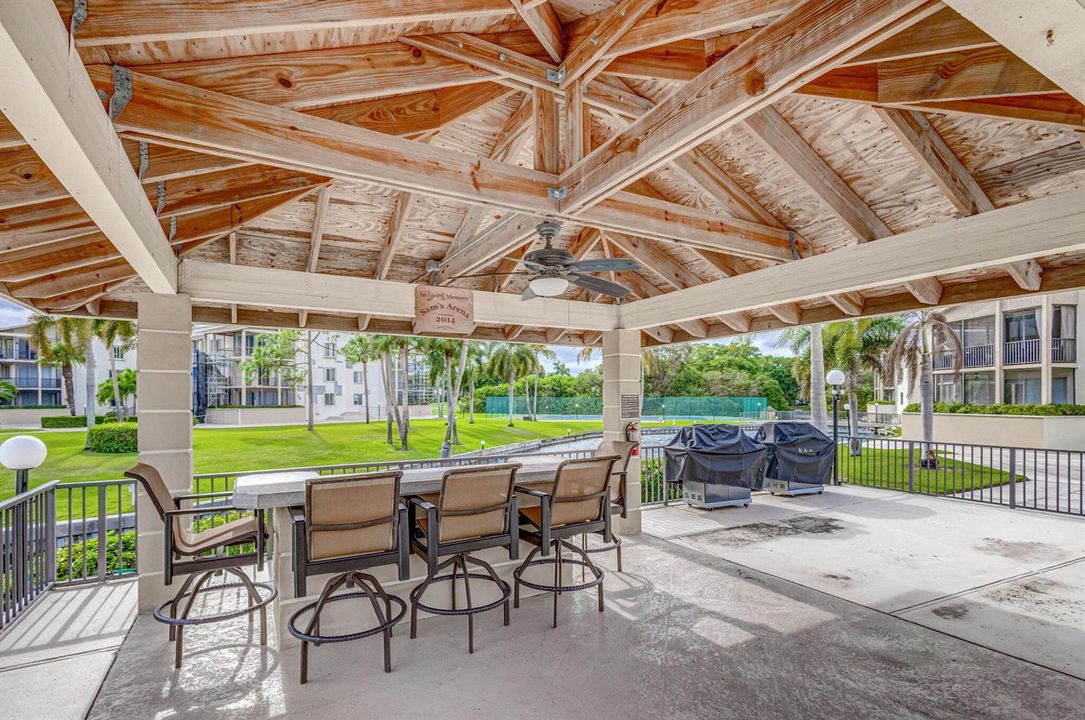 Barbecue Area & Bar