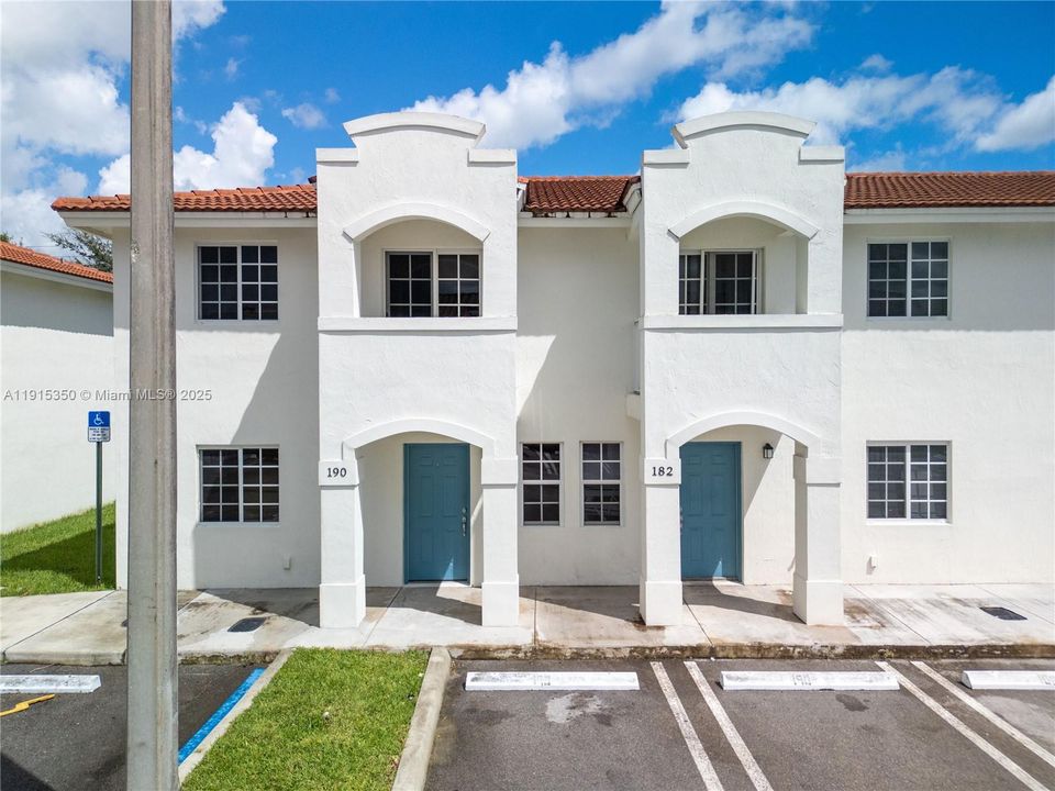 Active With Contract: $300,000 (3 beds, 2 baths, 1276 Square Feet)