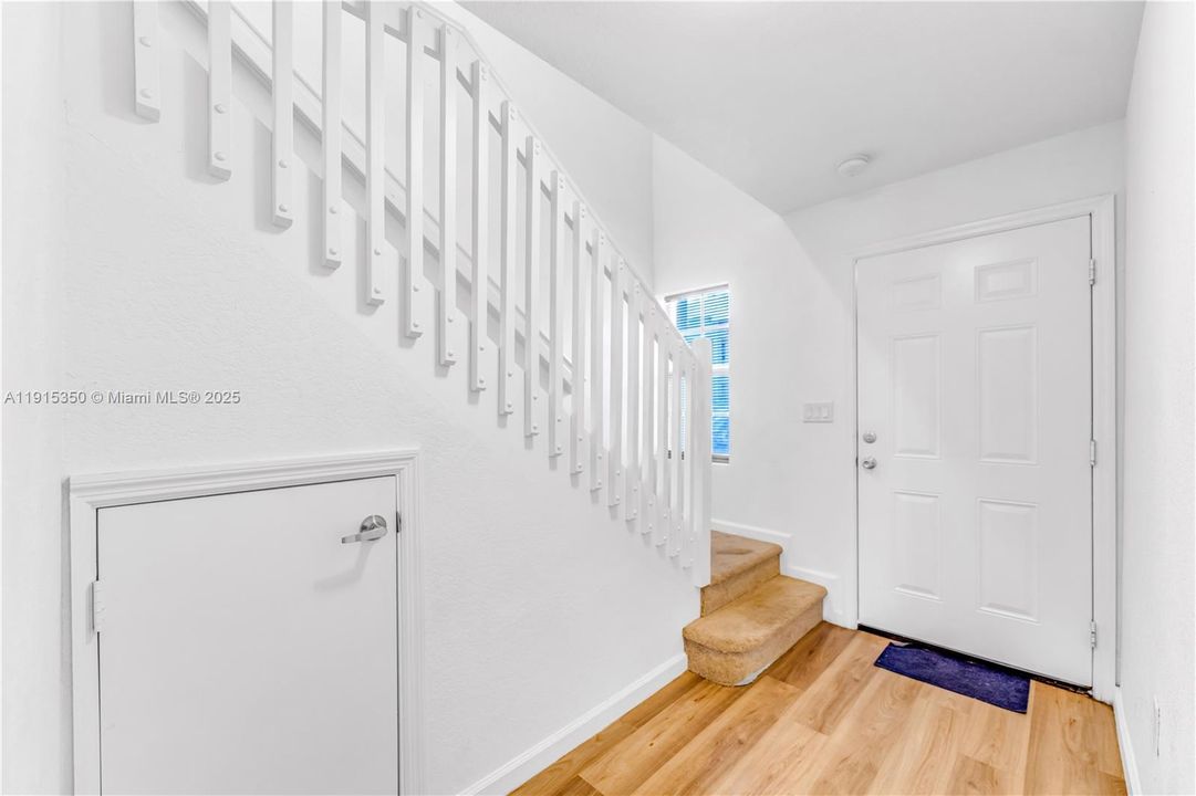 Active With Contract: $300,000 (3 beds, 2 baths, 1276 Square Feet)