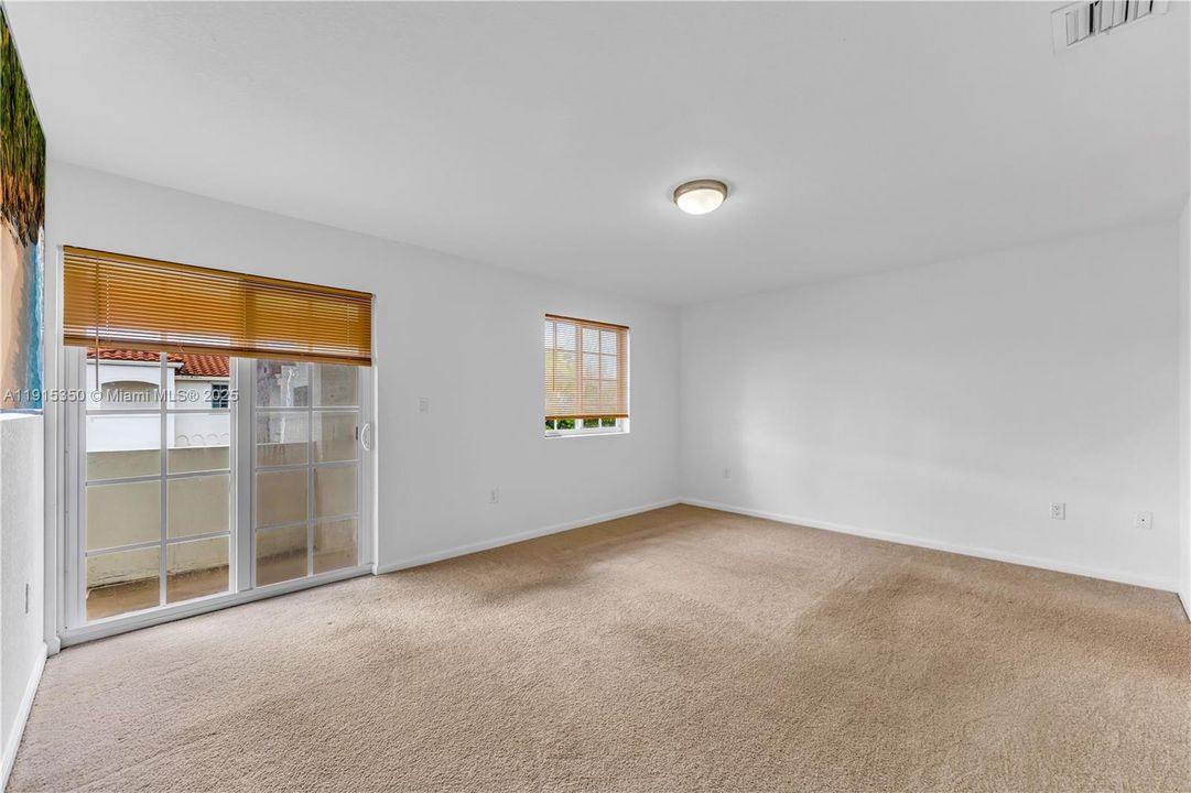 Active With Contract: $300,000 (3 beds, 2 baths, 1276 Square Feet)