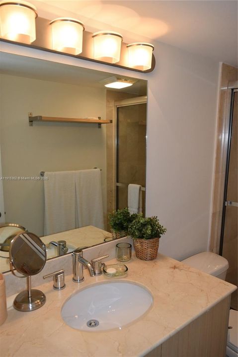 Active With Contract: $5,900 (2 beds, 2 baths, 1056 Square Feet)