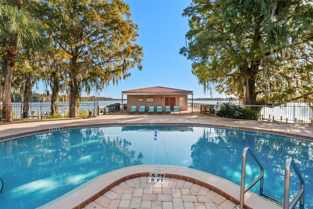 Active With Contract: $150,000 (1 beds, 1 baths, 781 Square Feet)