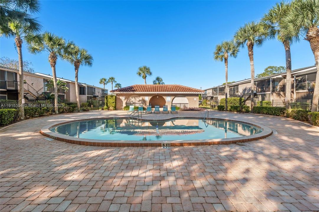 Active With Contract: $150,000 (1 beds, 1 baths, 781 Square Feet)