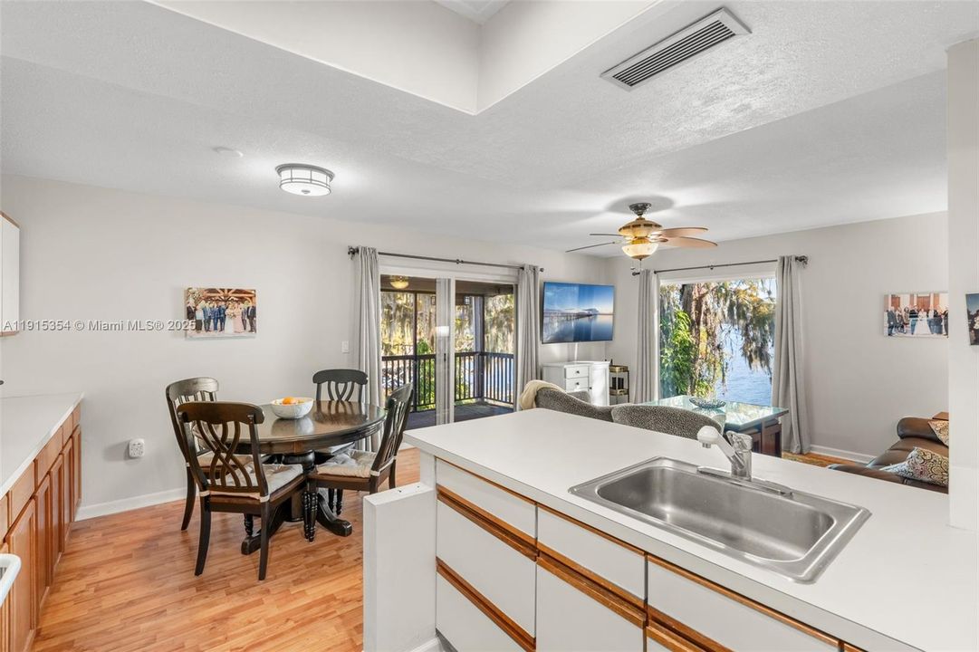 Active With Contract: $150,000 (1 beds, 1 baths, 781 Square Feet)