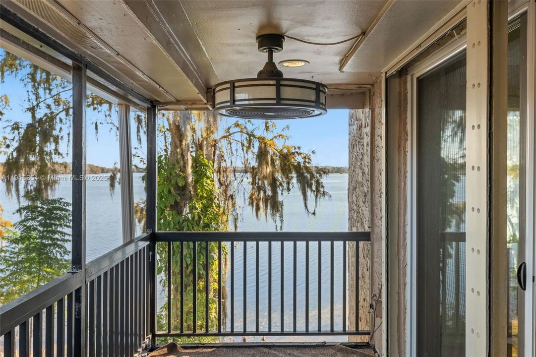 Active With Contract: $150,000 (1 beds, 1 baths, 781 Square Feet)