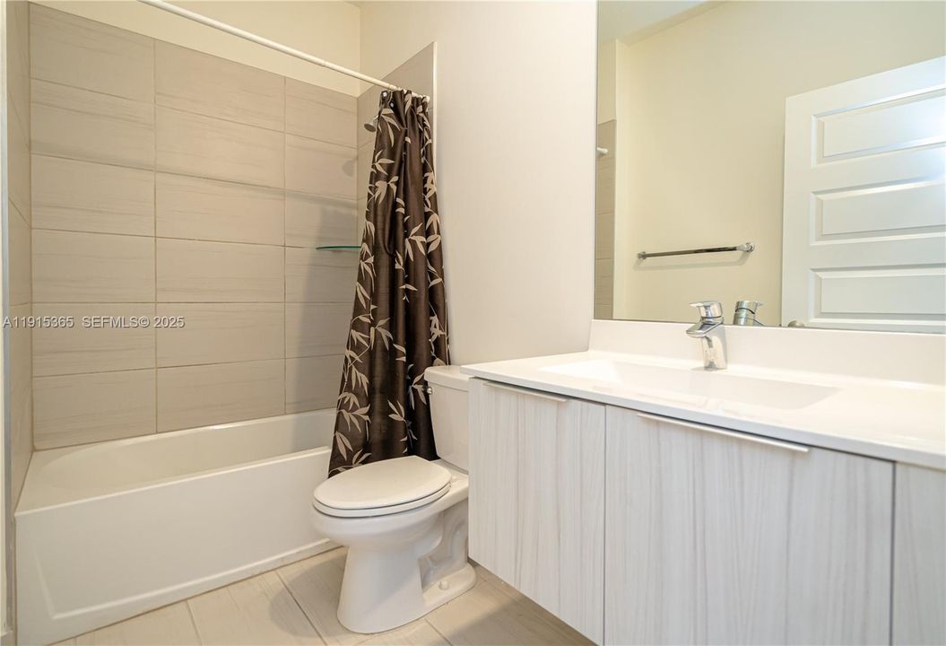 En Venta: $830,000 (4 camas, 3 baños, 2020 Pies cuadrados)