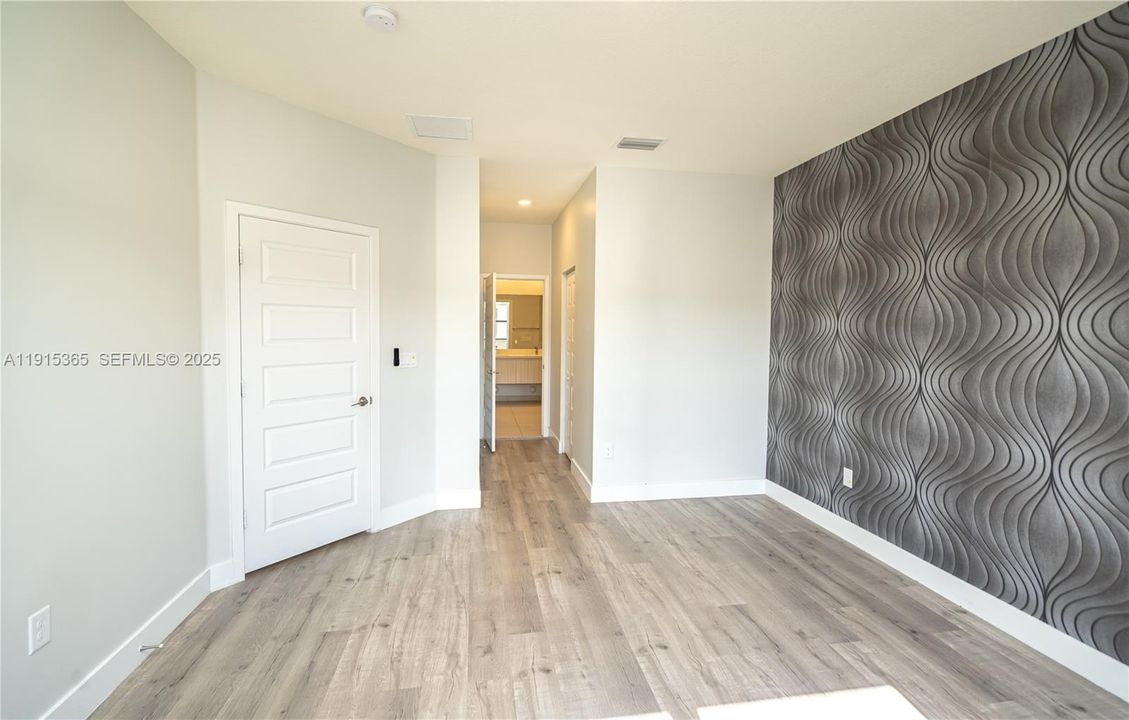 En Venta: $830,000 (4 camas, 3 baños, 2020 Pies cuadrados)