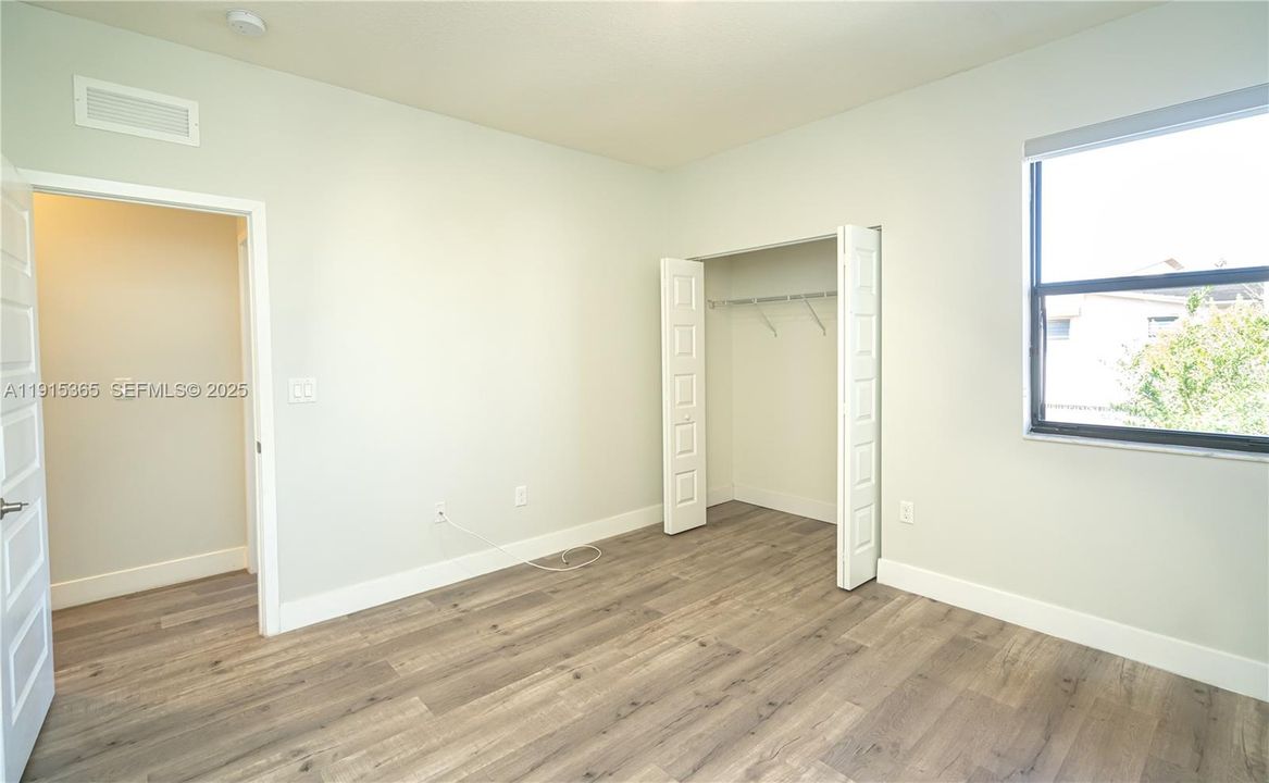 En Venta: $830,000 (4 camas, 3 baños, 2020 Pies cuadrados)