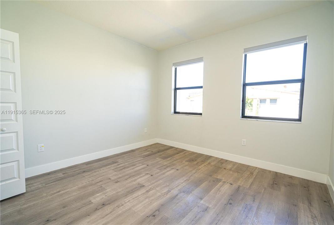 En Venta: $830,000 (4 camas, 3 baños, 2020 Pies cuadrados)