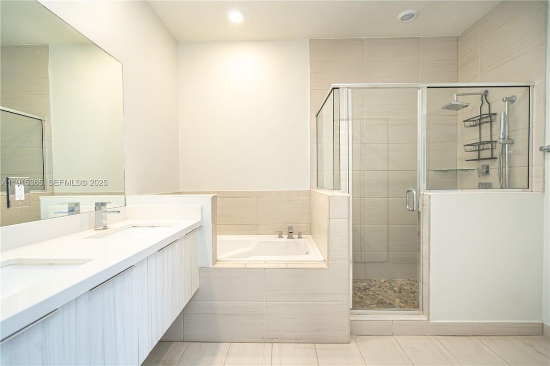 En Venta: $830,000 (4 camas, 3 baños, 2020 Pies cuadrados)