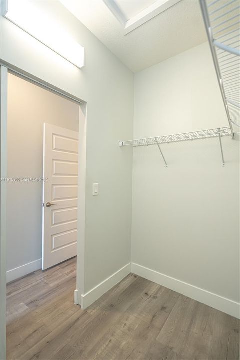 En Venta: $830,000 (4 camas, 3 baños, 2020 Pies cuadrados)