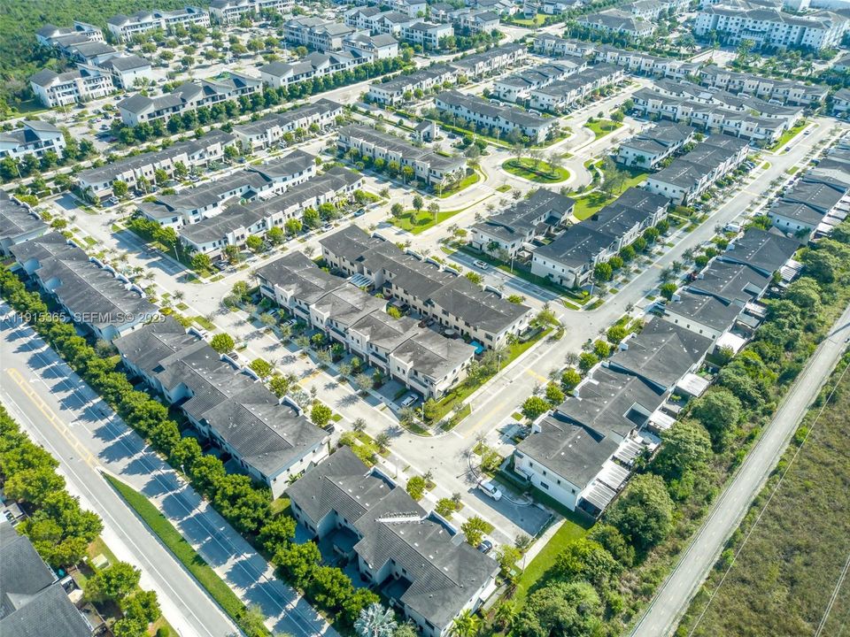 En Venta: $830,000 (4 camas, 3 baños, 2020 Pies cuadrados)