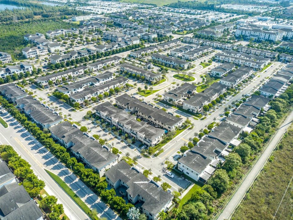 En Venta: $830,000 (4 camas, 3 baños, 2020 Pies cuadrados)