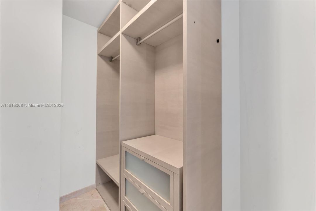 Recientemente alquilado: $5,200 (1 camas, 1 baños, 994 Pies cuadrados)