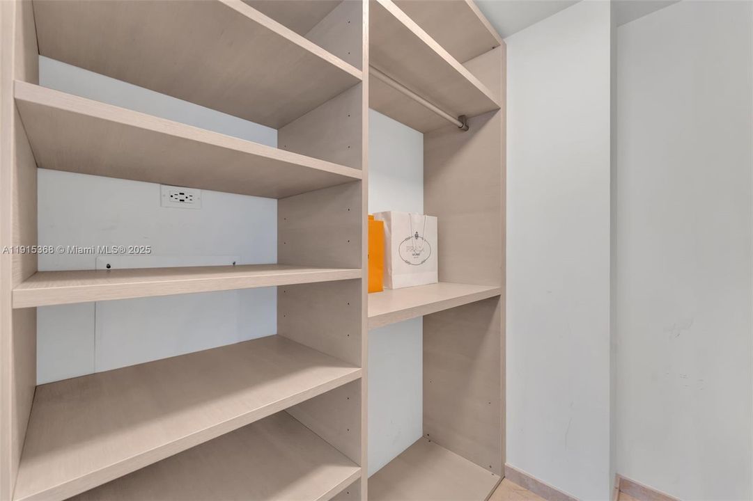 Recientemente alquilado: $5,200 (1 camas, 1 baños, 994 Pies cuadrados)