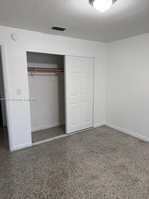 For Rent: $1,900 (2 beds, 1 baths, 900 Square Feet)