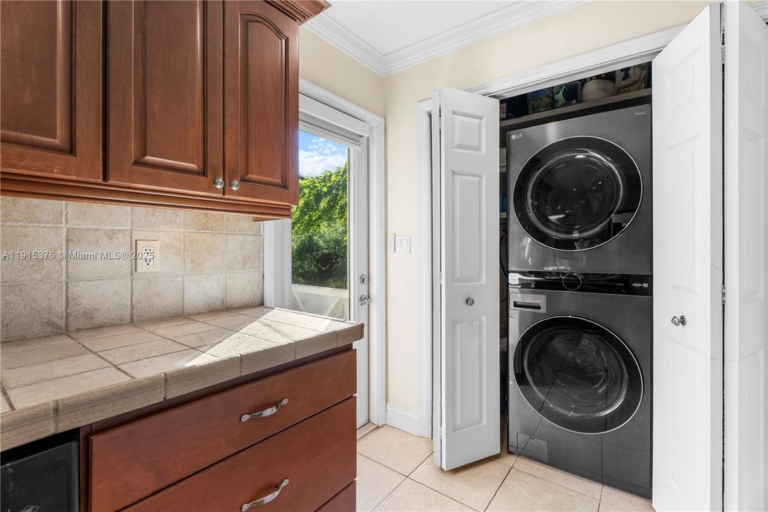 На продажу: $760,000 (3 спален, 2 ванн, 1114 Квадратных фут)