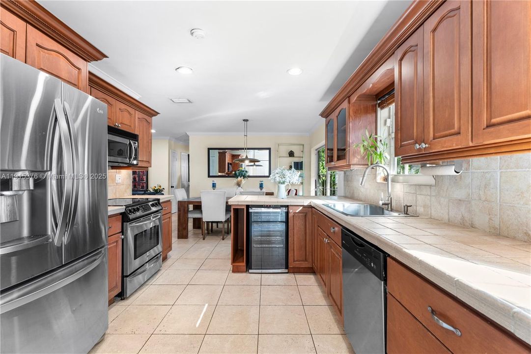 На продажу: $760,000 (3 спален, 2 ванн, 1114 Квадратных фут)