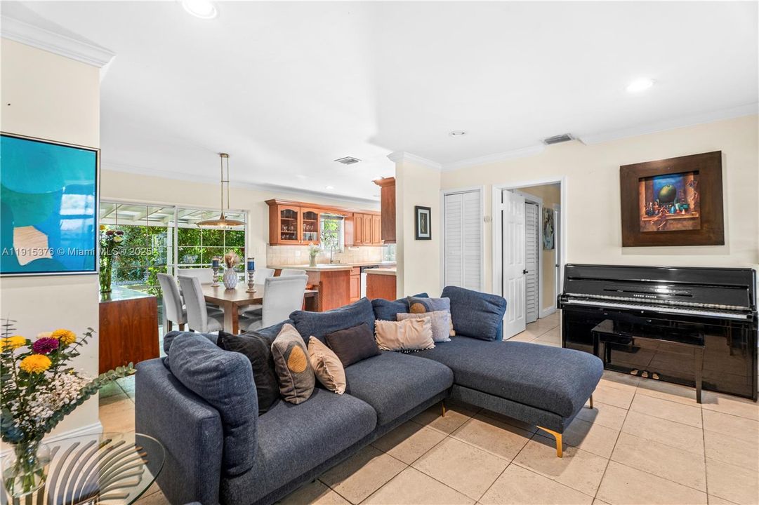 На продажу: $760,000 (3 спален, 2 ванн, 1114 Квадратных фут)