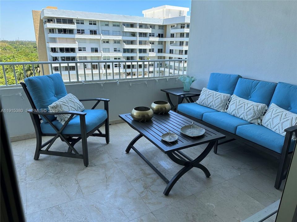 For Rent: $5,700 (2 beds, 2 baths, 1260 Square Feet)