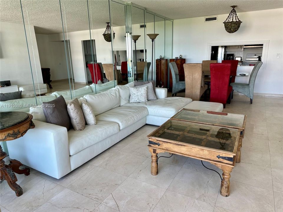 For Rent: $5,700 (2 beds, 2 baths, 1260 Square Feet)