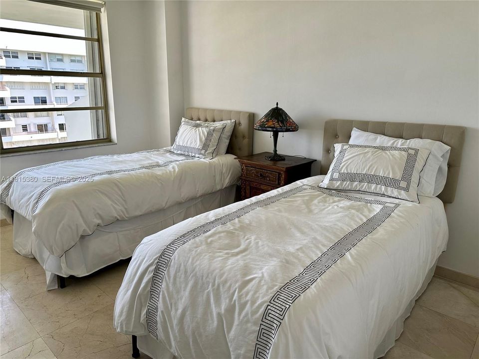 For Rent: $5,700 (2 beds, 2 baths, 1260 Square Feet)