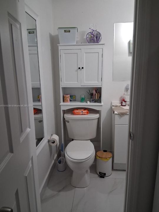 For Rent: $1,300 (1 beds, 1 baths, 1449 Square Feet)