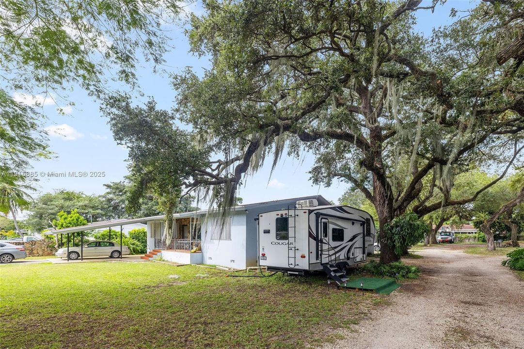 For Sale: $1,200,000 (0 beds, 0 baths, 4886 Square Feet)