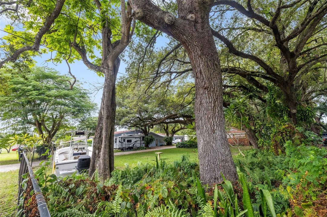 For Sale: $1,200,000 (0 beds, 0 baths, 4886 Square Feet)