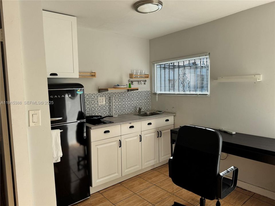 В аренду: $1,450 (1 спален, 1 ванн, 886 Квадратных фут)