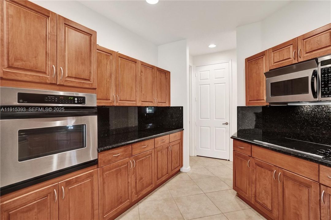 For Sale: $649,111 (3 beds, 2 baths, 1560 Square Feet)