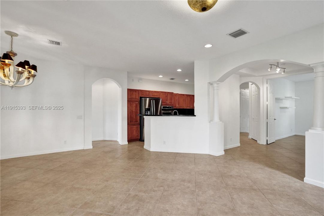 For Sale: $649,111 (3 beds, 2 baths, 1560 Square Feet)