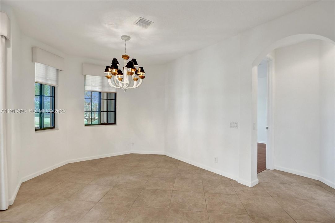 For Sale: $649,111 (3 beds, 2 baths, 1560 Square Feet)