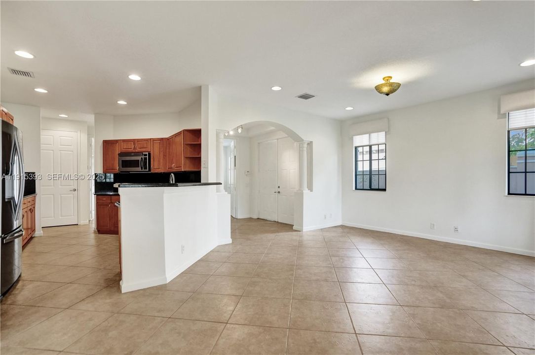 For Sale: $649,111 (3 beds, 2 baths, 1560 Square Feet)