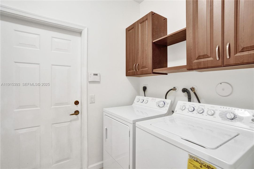 For Sale: $649,111 (3 beds, 2 baths, 1560 Square Feet)