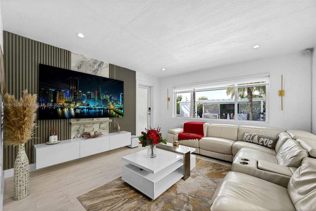 For Sale: $950,000 (3 beds, 2 baths, 1857 Square Feet)