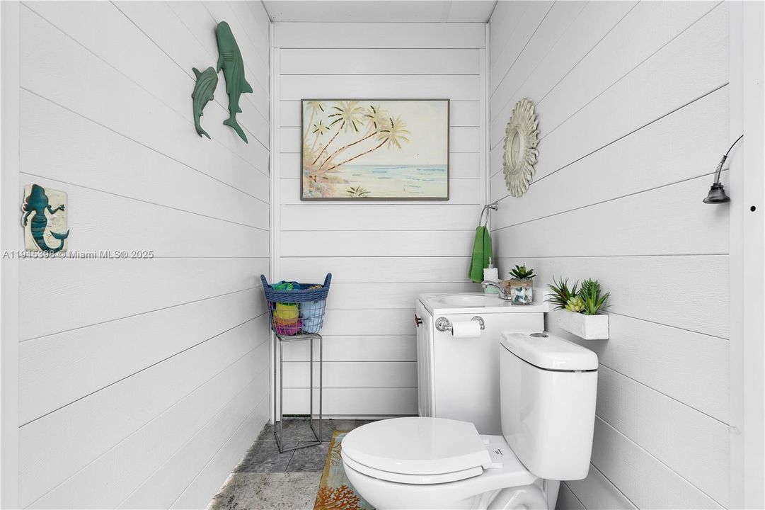 For Sale: $950,000 (3 beds, 2 baths, 1857 Square Feet)