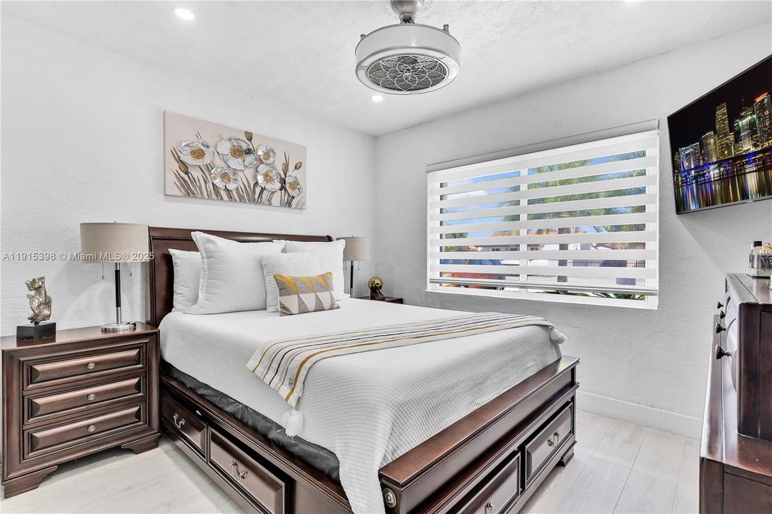 For Sale: $950,000 (3 beds, 2 baths, 1857 Square Feet)