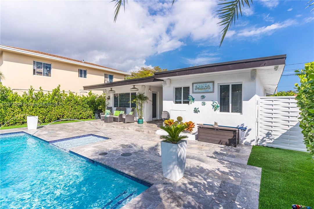 For Sale: $950,000 (3 beds, 2 baths, 1857 Square Feet)