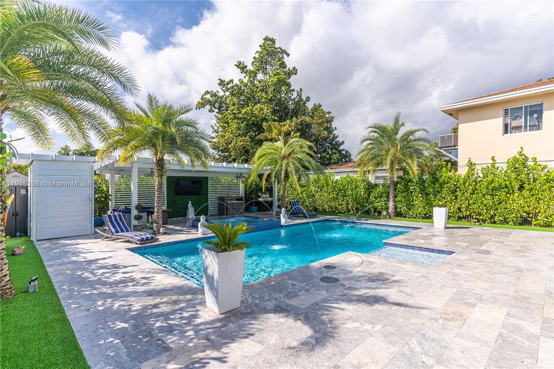 For Sale: $950,000 (3 beds, 2 baths, 1857 Square Feet)