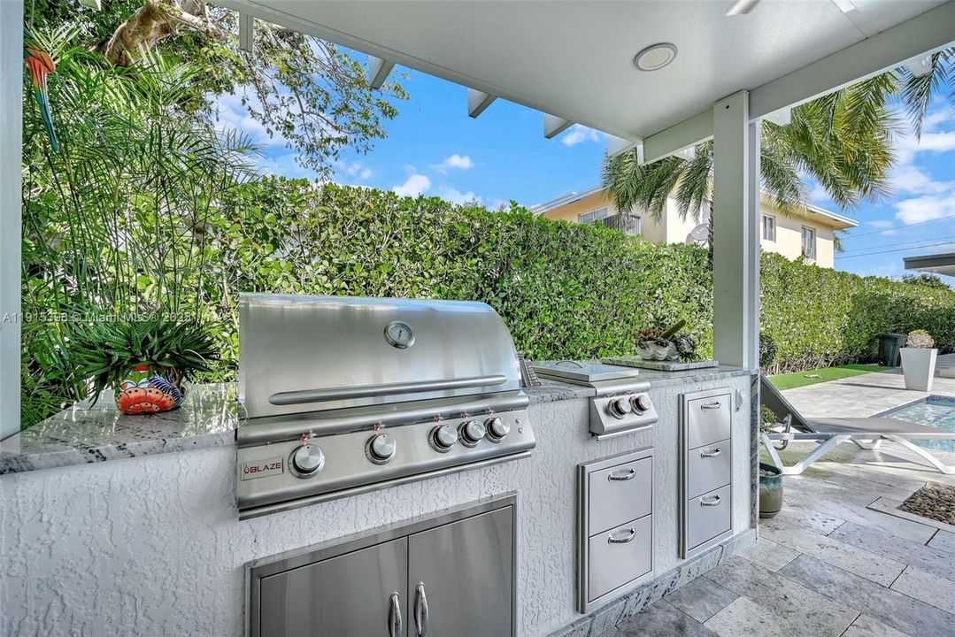 For Sale: $950,000 (3 beds, 2 baths, 1857 Square Feet)