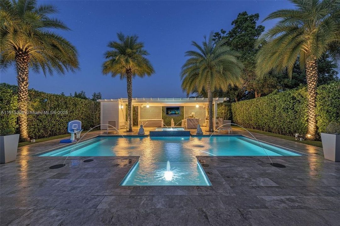 For Sale: $950,000 (3 beds, 2 baths, 1857 Square Feet)