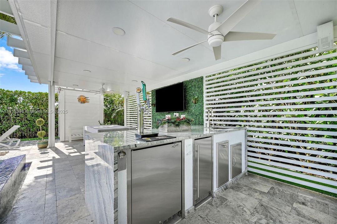 For Sale: $950,000 (3 beds, 2 baths, 1857 Square Feet)