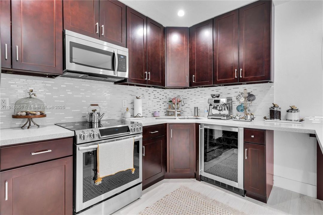 For Sale: $950,000 (3 beds, 2 baths, 1857 Square Feet)