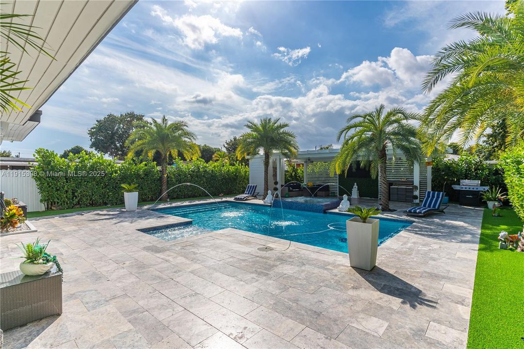 For Sale: $950,000 (3 beds, 2 baths, 1857 Square Feet)