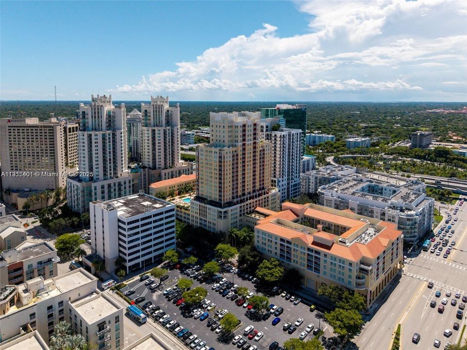 Active With Contract: $2,250 (1 beds, 1 baths, 759 Square Feet)