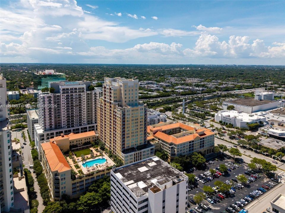 Active With Contract: $2,250 (1 beds, 1 baths, 759 Square Feet)