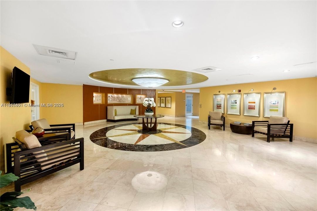 Active With Contract: $2,250 (1 beds, 1 baths, 759 Square Feet)